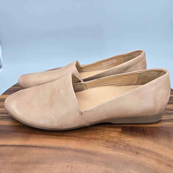 Dansko Tan Women's Flats - Picture 3 of 7